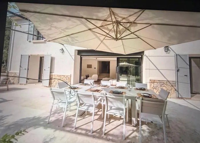 Superb Private Pool Villa Victoria