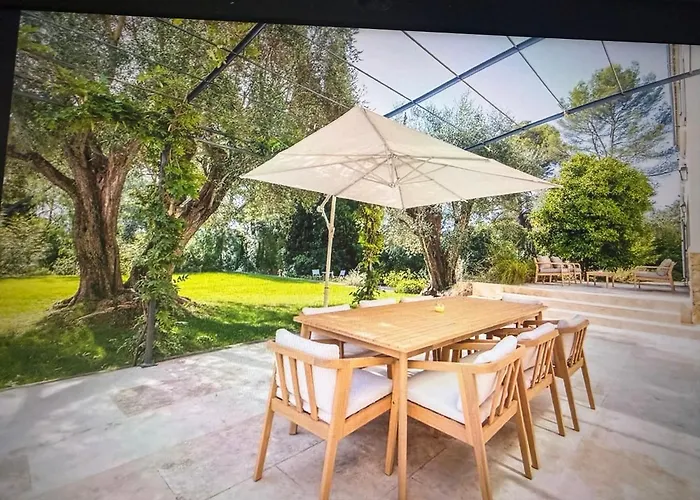 Superb Private Pool * Victoria